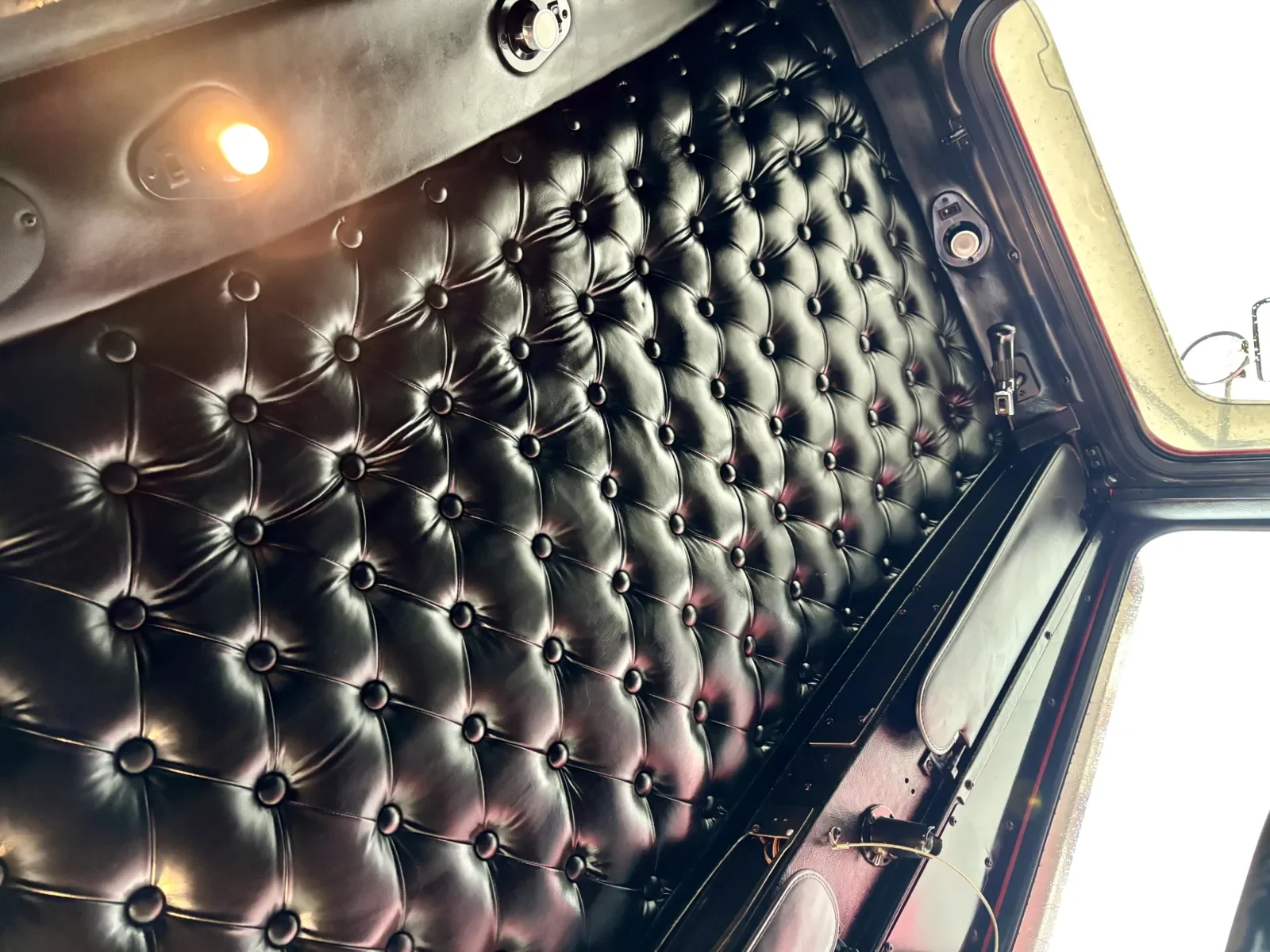 2004 Kenworth T800 - image 21