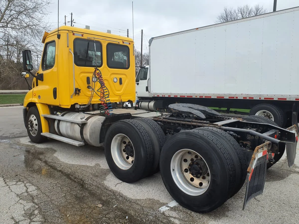 2018 Freightliner Cascadia in O'fallon, MO — photo 6