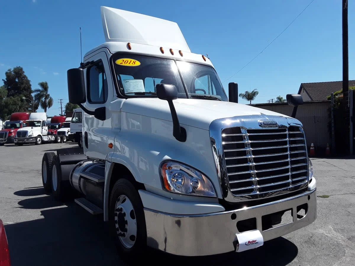 2018 Freightliner Cascadia in Montebello, CA — photo 3