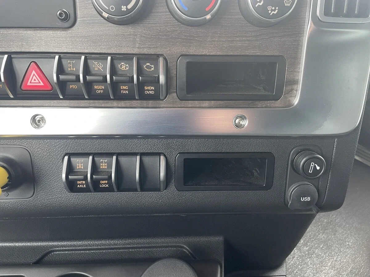 2026 Western Star 47X — photo 27