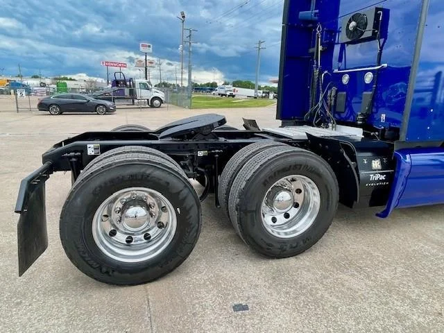 2022 Peterbilt 579 - image 13