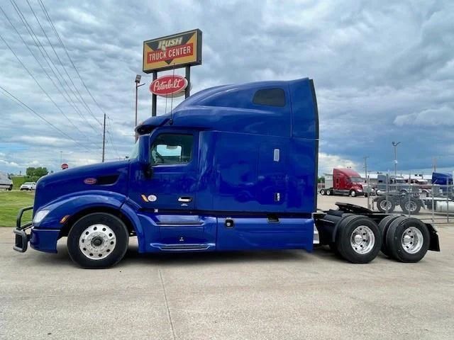 2022 Peterbilt 579 - image 12