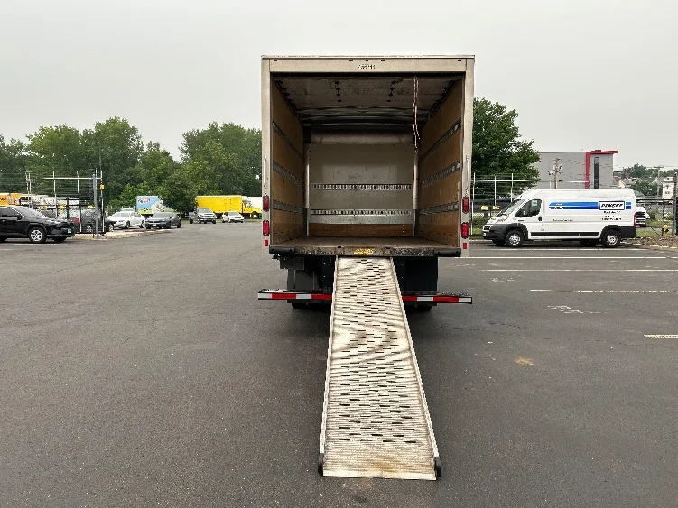 2022 Isuzu NRR in Montgomery, NY — photo 9