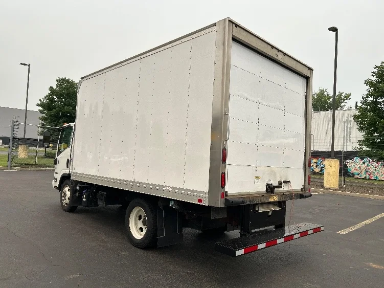 2022 Isuzu NRR in Montgomery, NY — photo 6