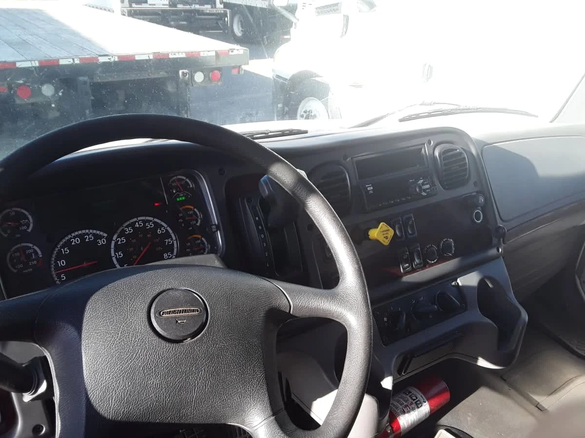 2020 Freightliner M2 106 in Bolingbrook, IL — photo 7