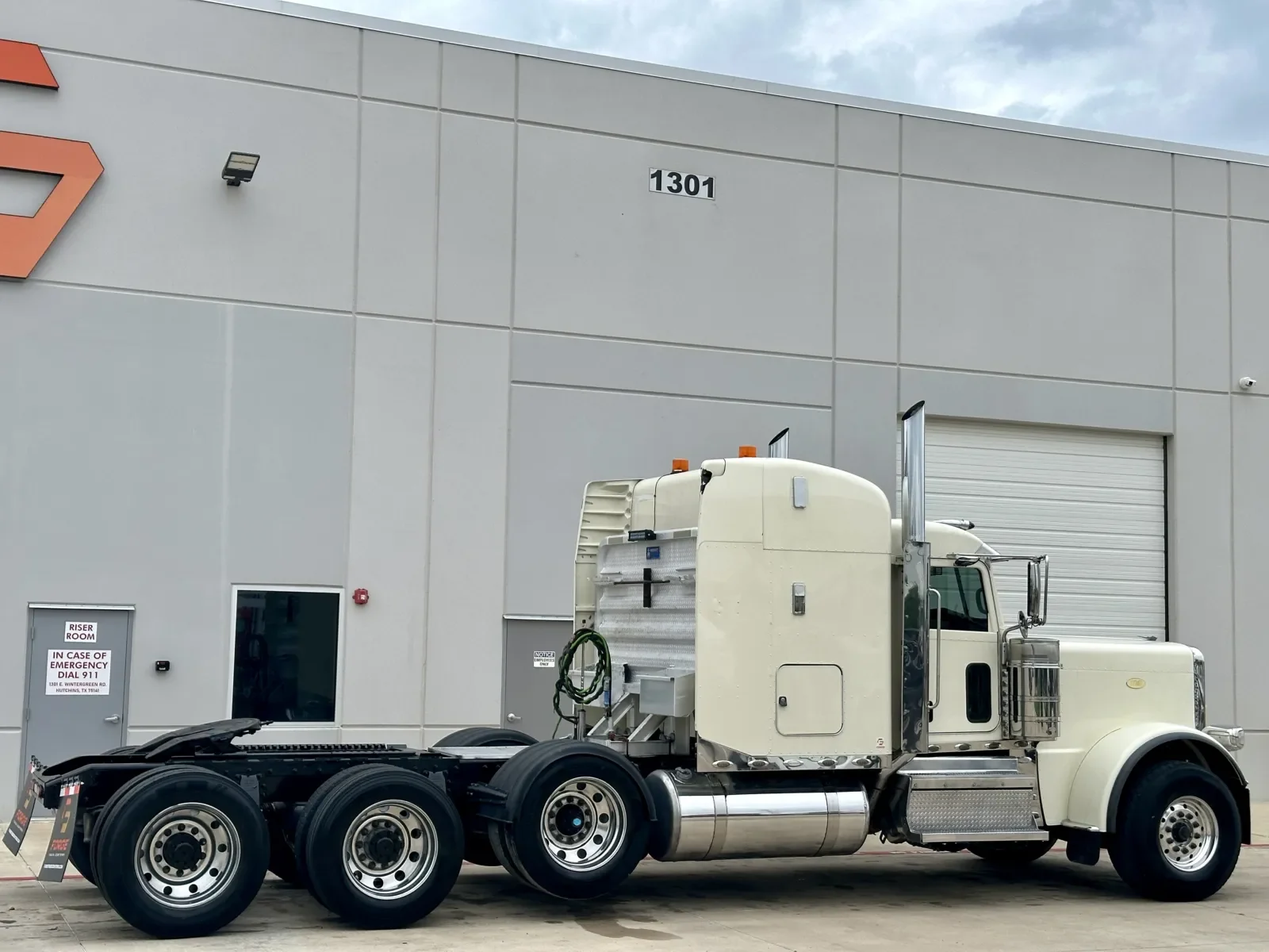 2018 Peterbilt 389 in Hutchins, TX — photo 5
