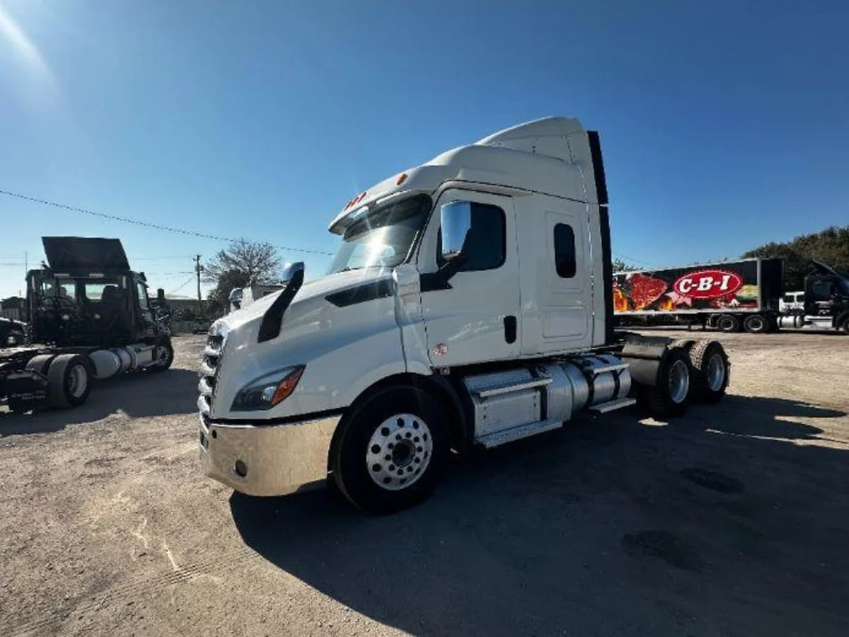 2020 Freightliner Cascadia in Tampa, FL
