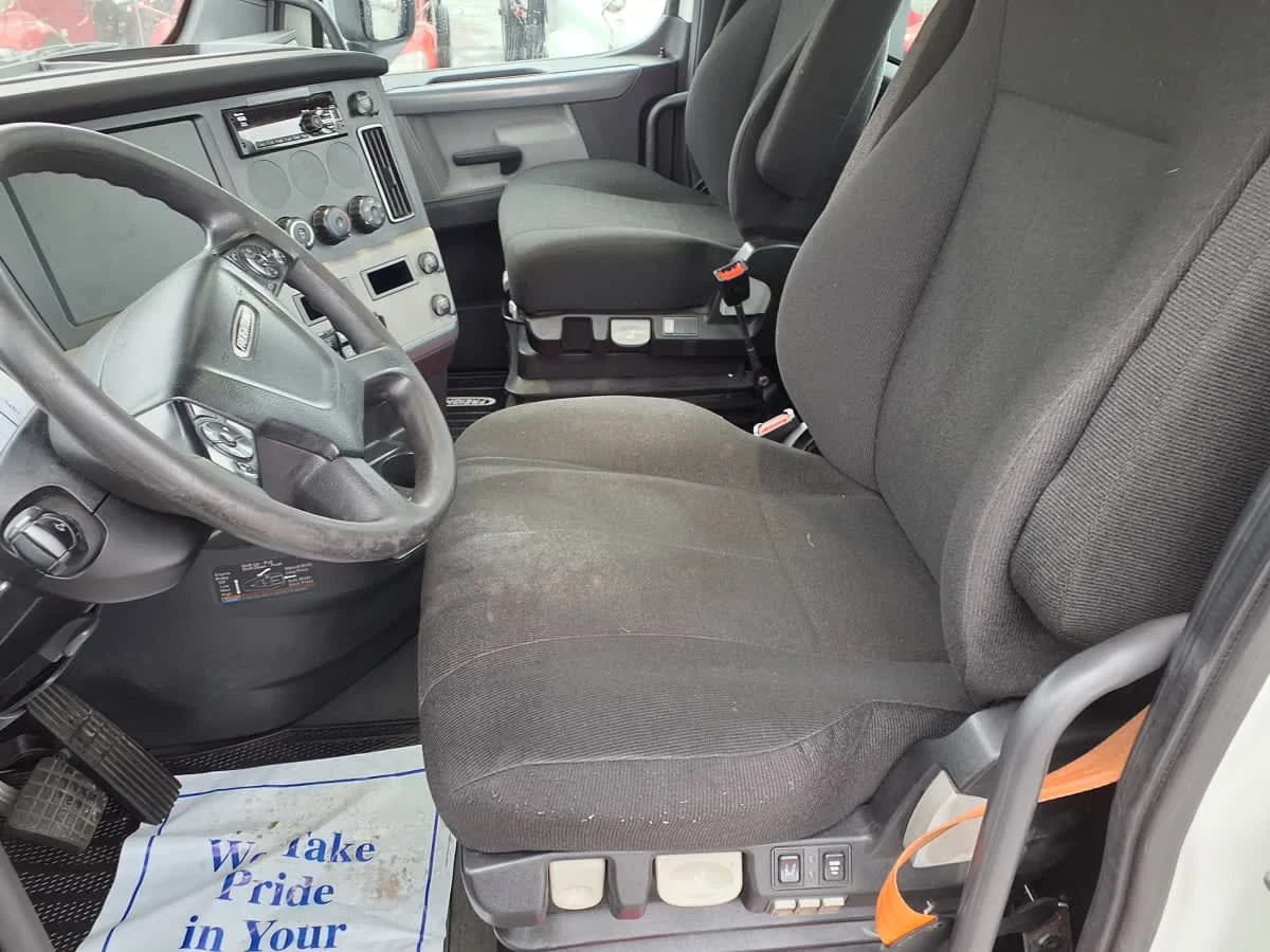 2020 Freightliner Cascadia in Greenville, SC — photo 7