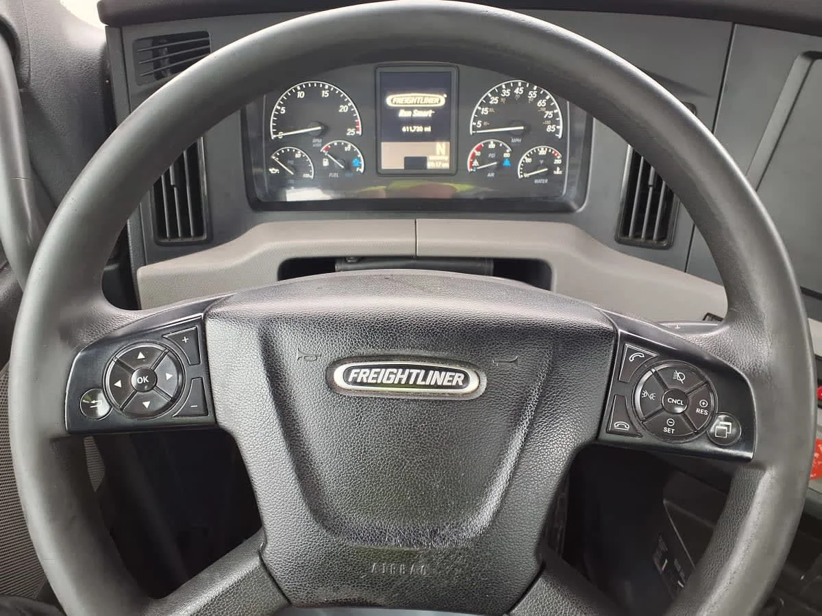 2020 Freightliner Cascadia in Greenville, SC — photo 10