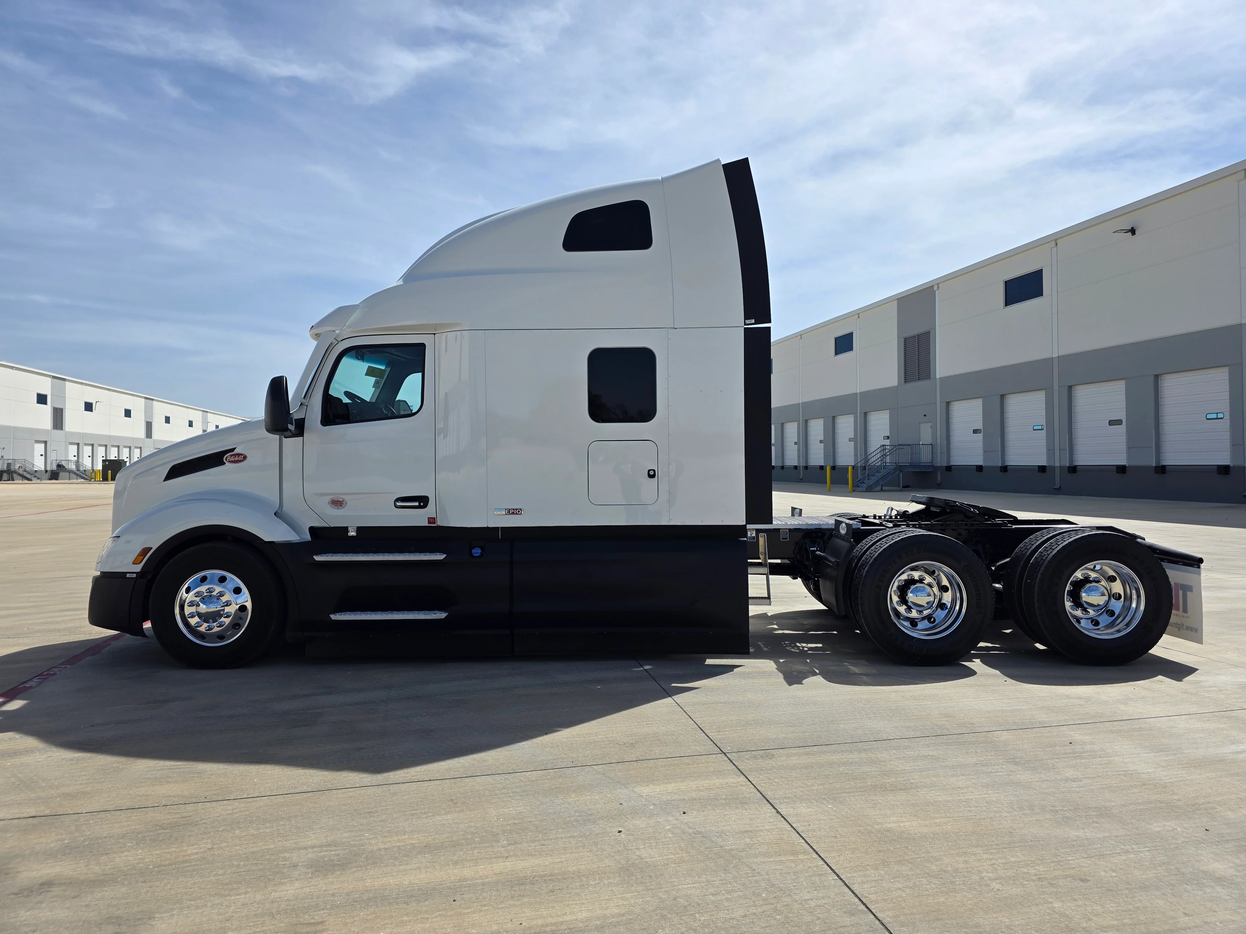 2027 Peterbilt 579 in Portland, OR — photo 2
