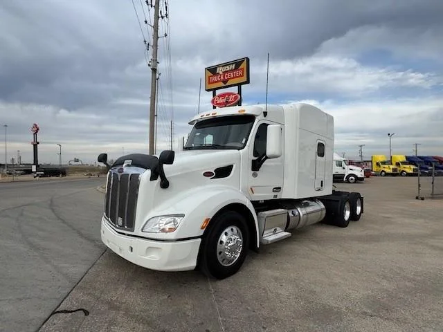 2022 Peterbilt 579 - image 5