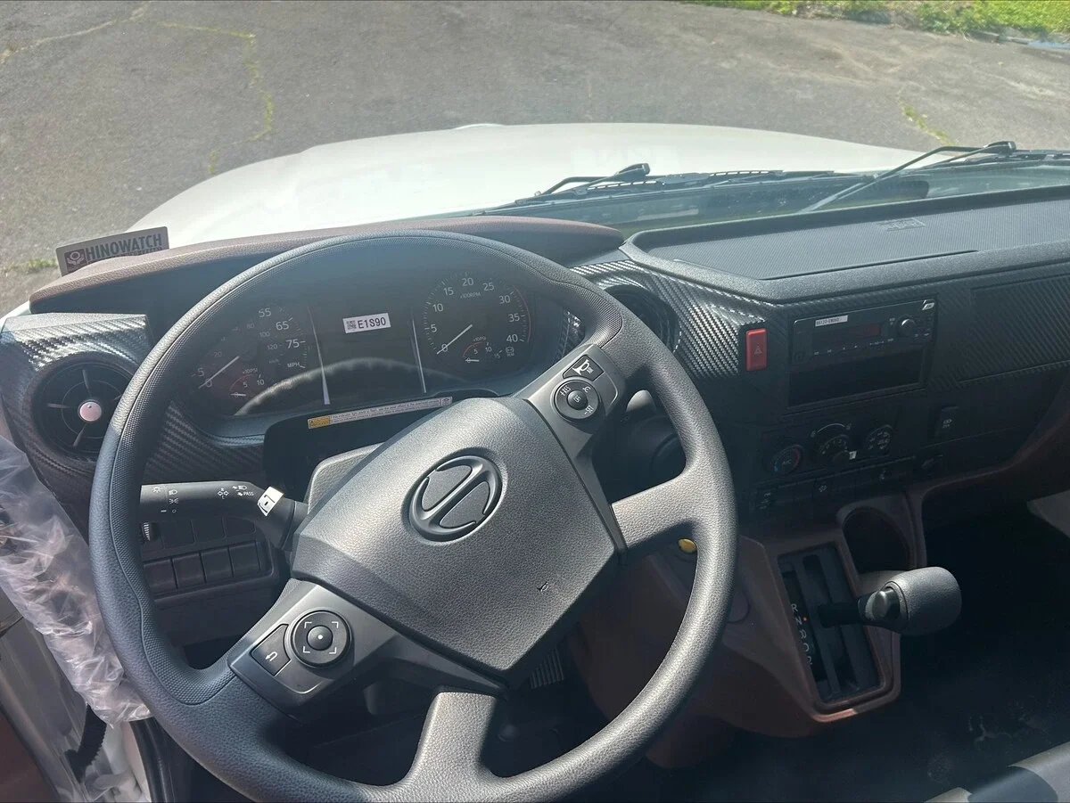 2026 Hino L6 - image 6