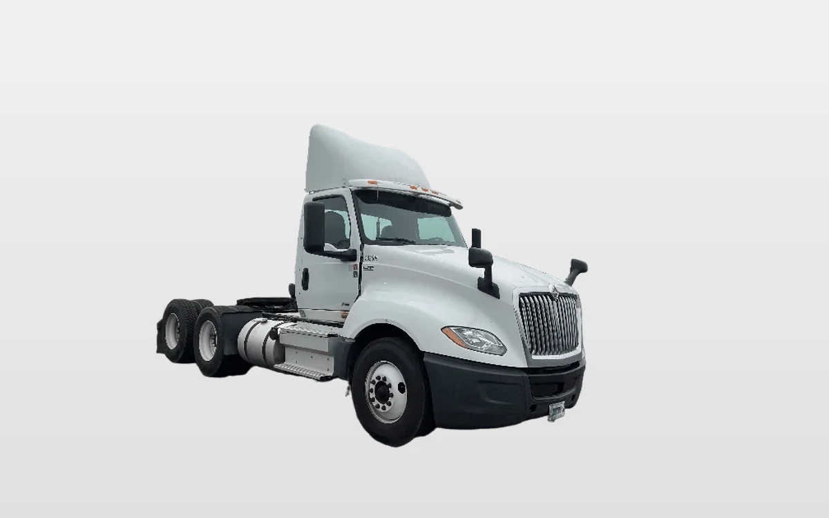 2019 International LT - image 1