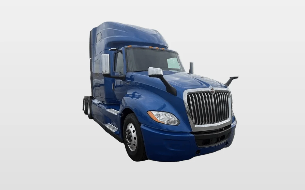 2021 International LT - image 1