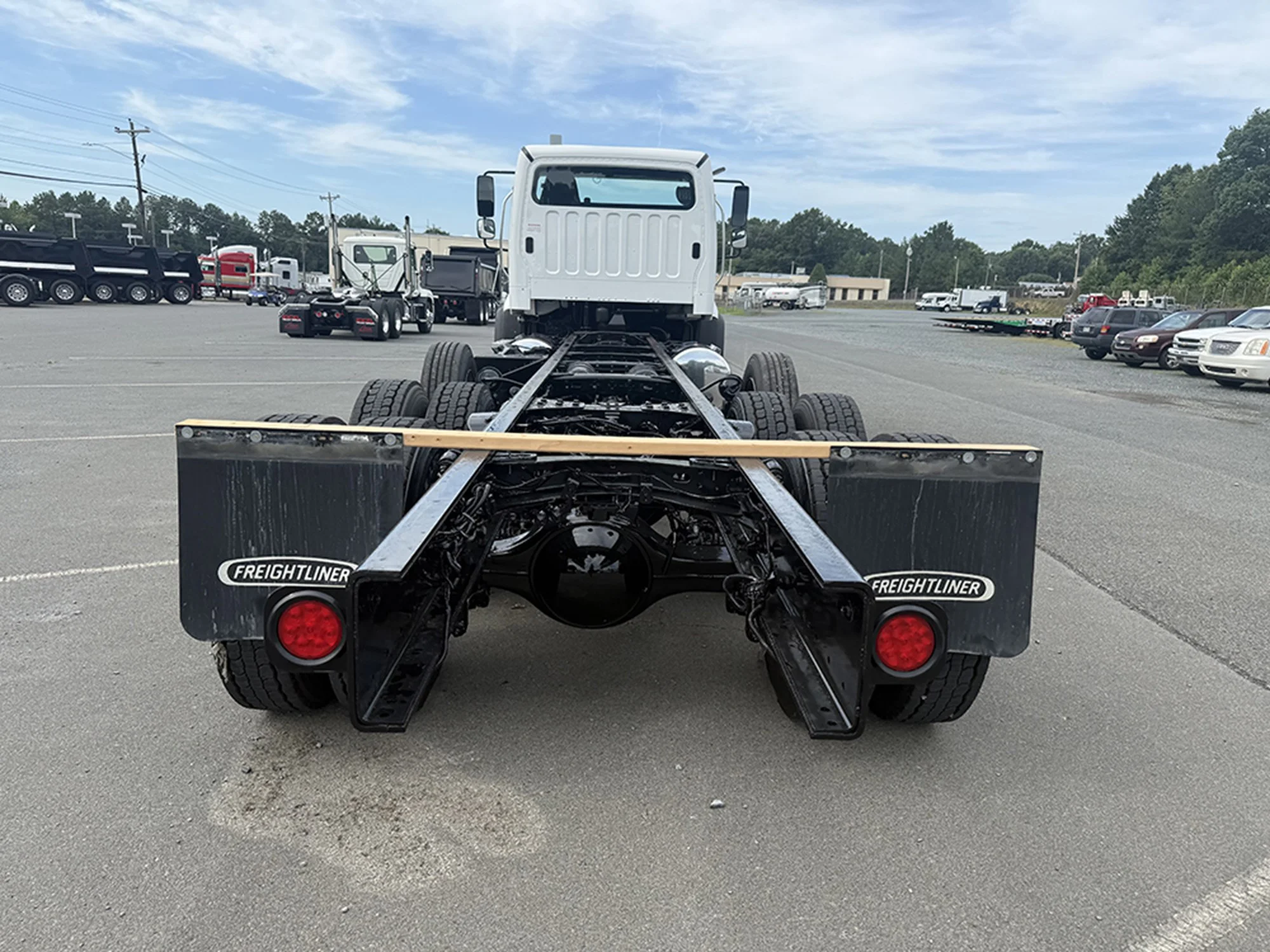 2019 Freightliner 108SD — photo 5