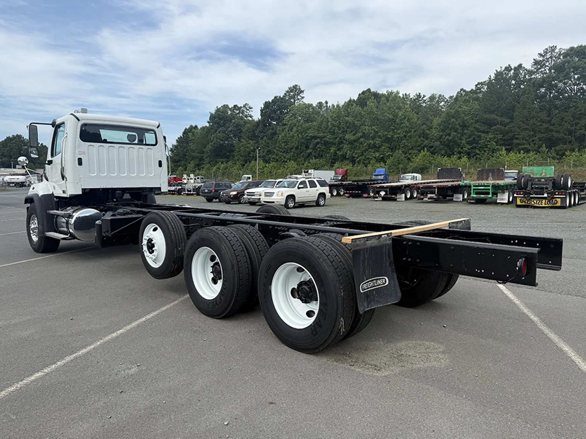 2019 Freightliner 108SD — photo 6