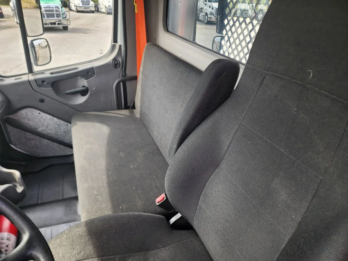 2017 Freightliner M2 106 - image 7