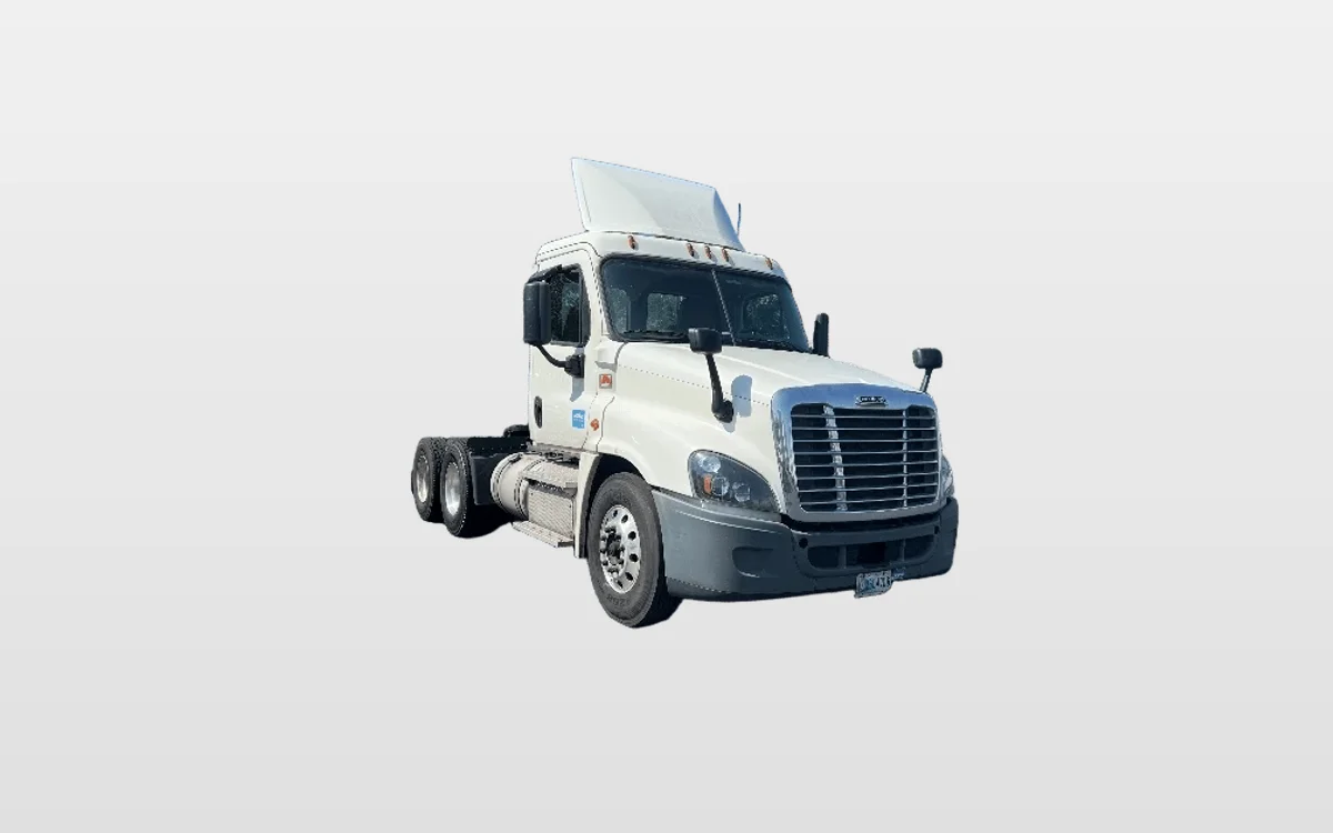 2018 Freightliner Cascadia - image 1