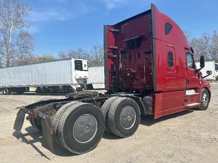 2019 Freightliner Cascadia in Monmouth Junction, NJ — photo 7
