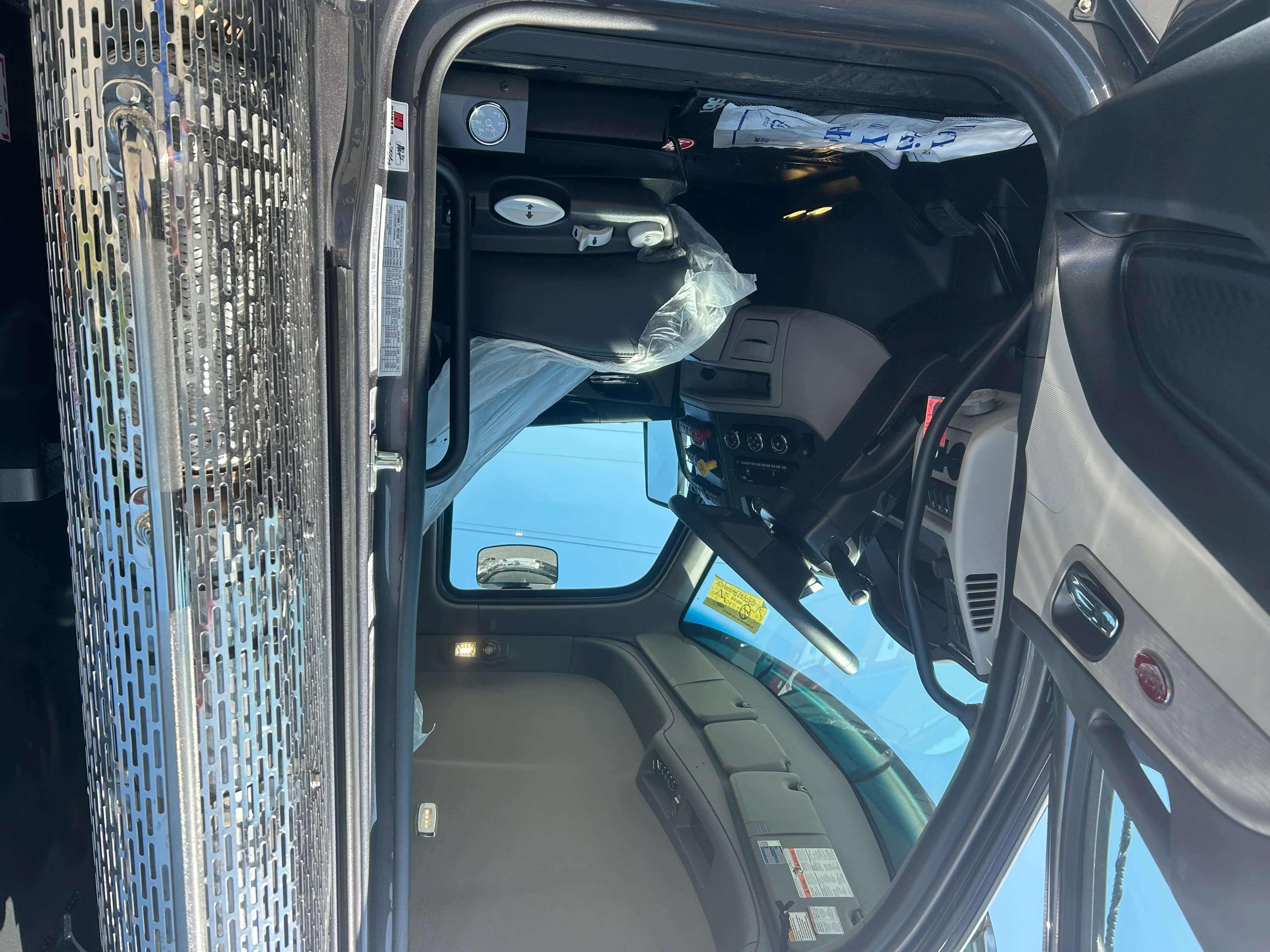 2027 Peterbilt 567 in Allentown, PA — photo 6