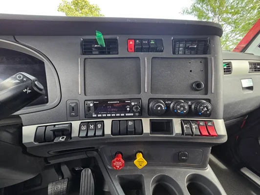2024 Kenworth T680 in Cedar Rapids, IA — photo 24