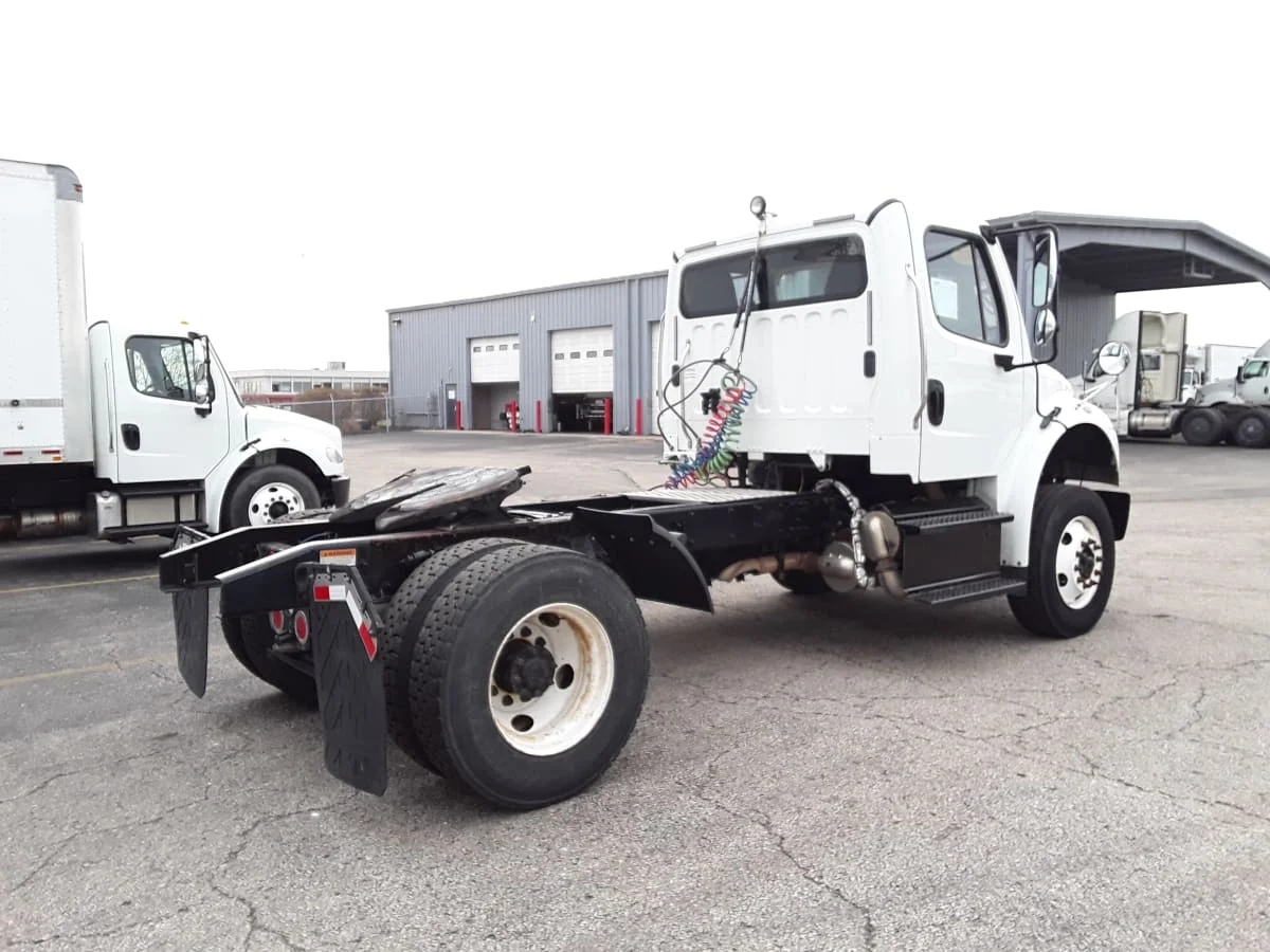 2017 Freightliner M2 106 - image 4