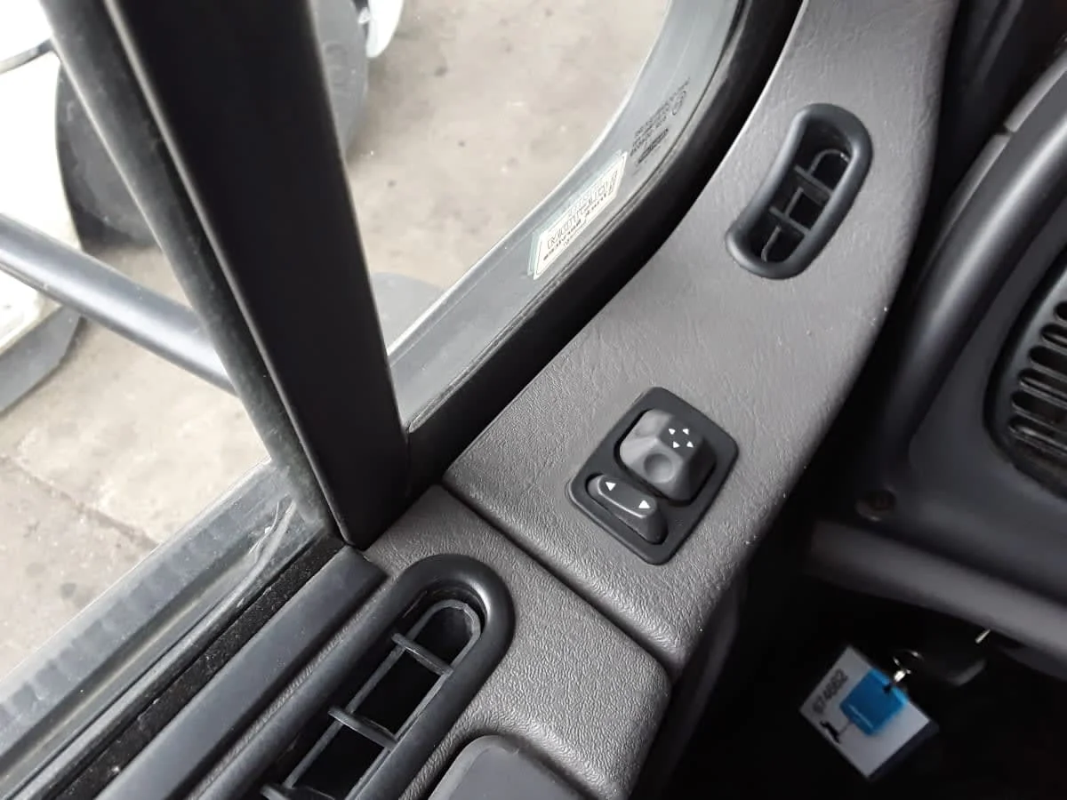 2017 Freightliner M2 106 - image 11