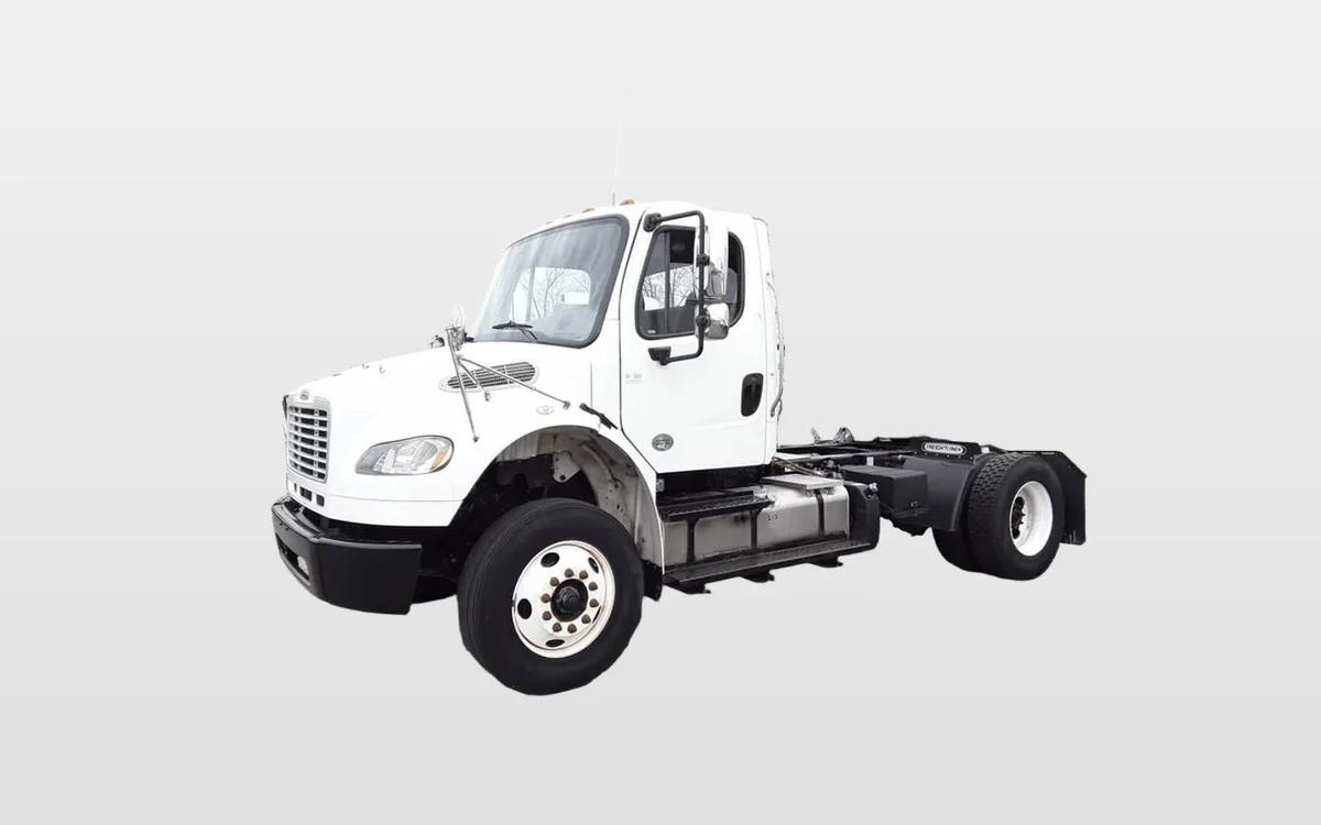 2017 Freightliner M2 106 - image 1