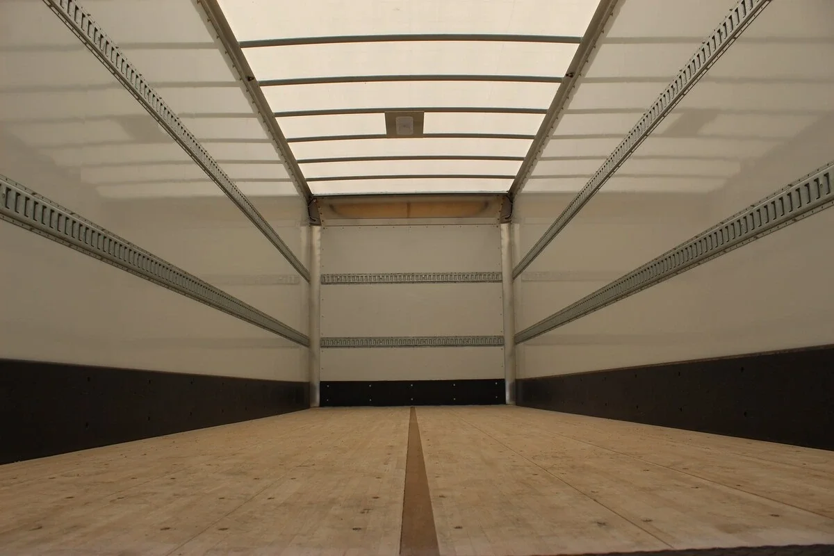 2025 Isuzu FVR - image 9