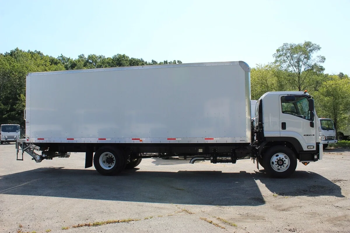 2025 Isuzu FVR - image 4