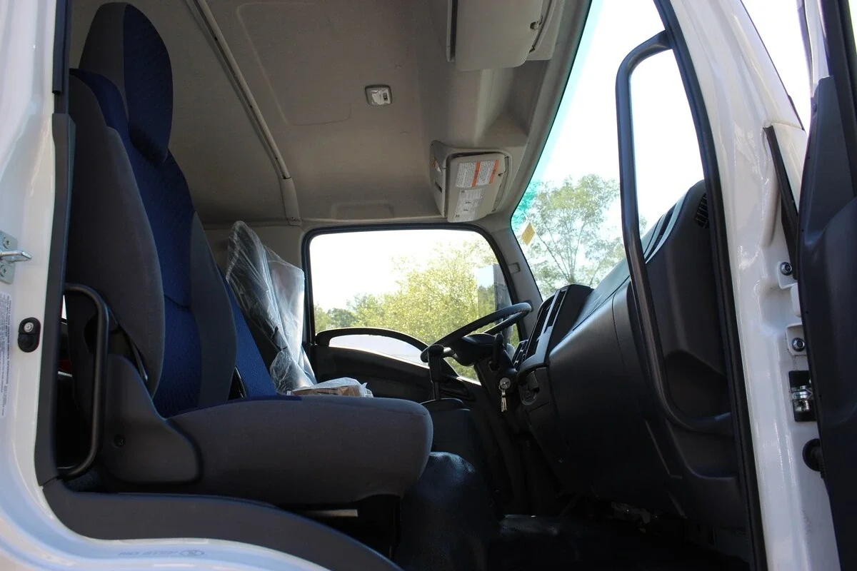 2025 Isuzu FVR - image 24