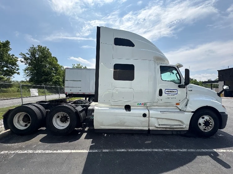 2020 International LT in Montgomery, NY — photo 8
