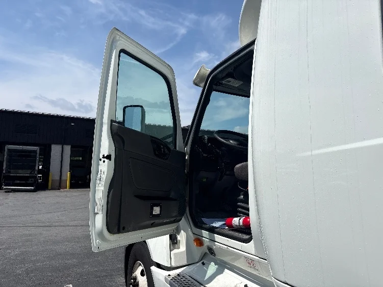 2020 International LT in Montgomery, NY — photo 9