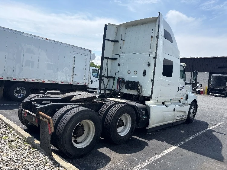 2020 International LT in Montgomery, NY — photo 7
