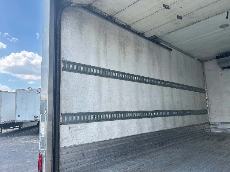 2022 Isuzu NRR - image 10