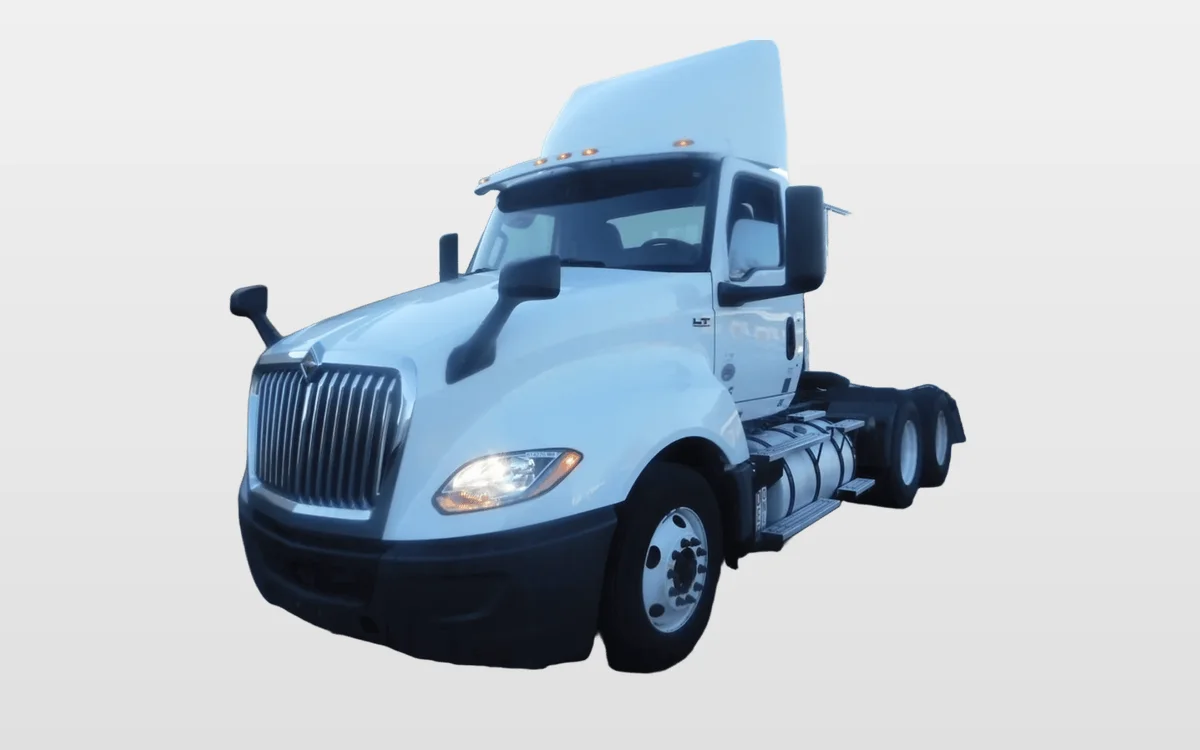 2019 International LT - image 1