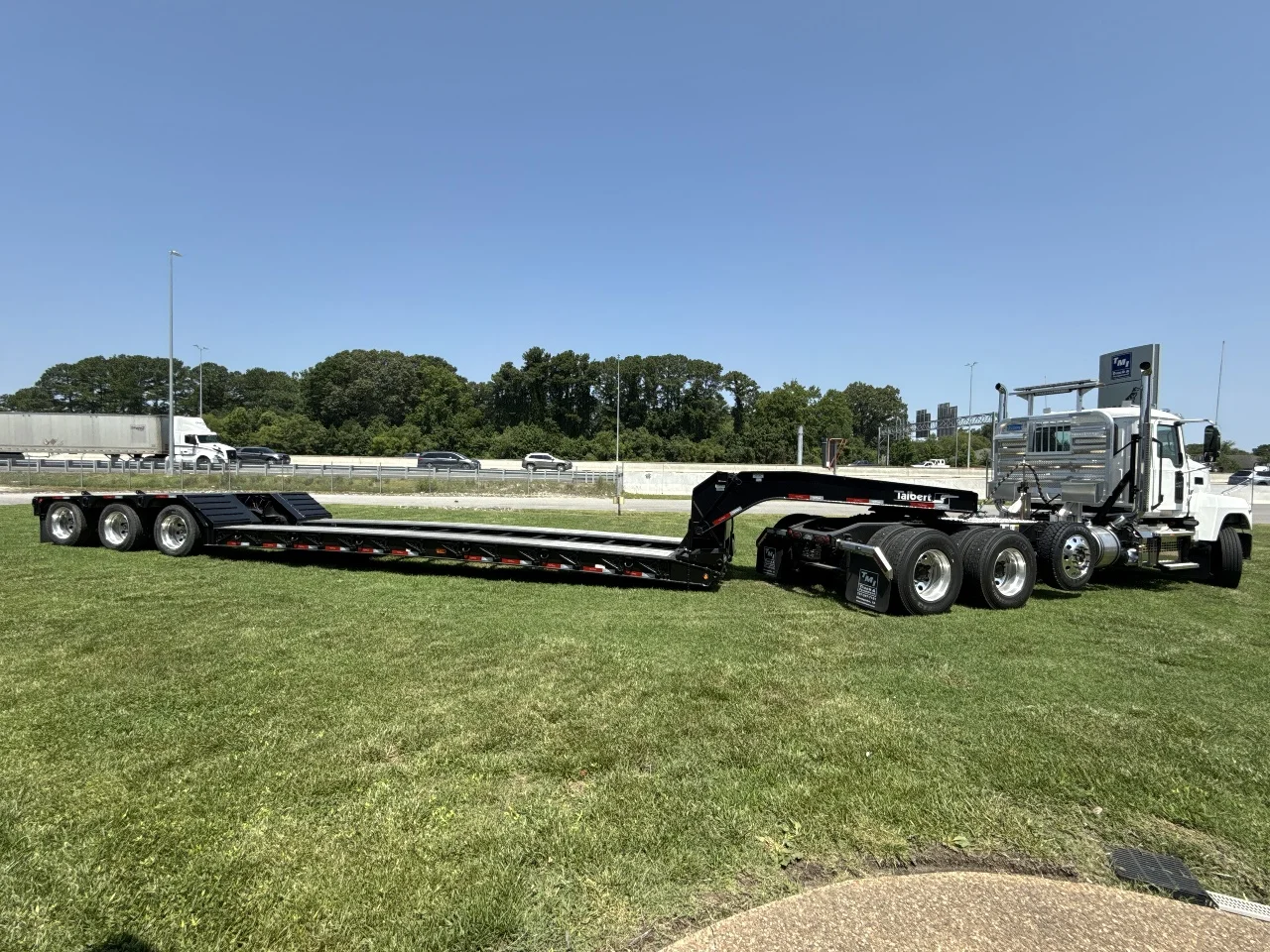 2027 Mack Pinnacle in Chesapeake, VA — photo 13
