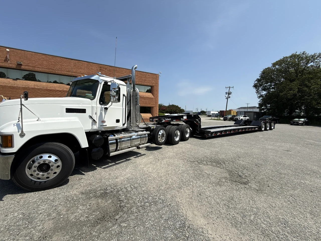 2027 Mack Pinnacle in Chesapeake, VA — photo 8