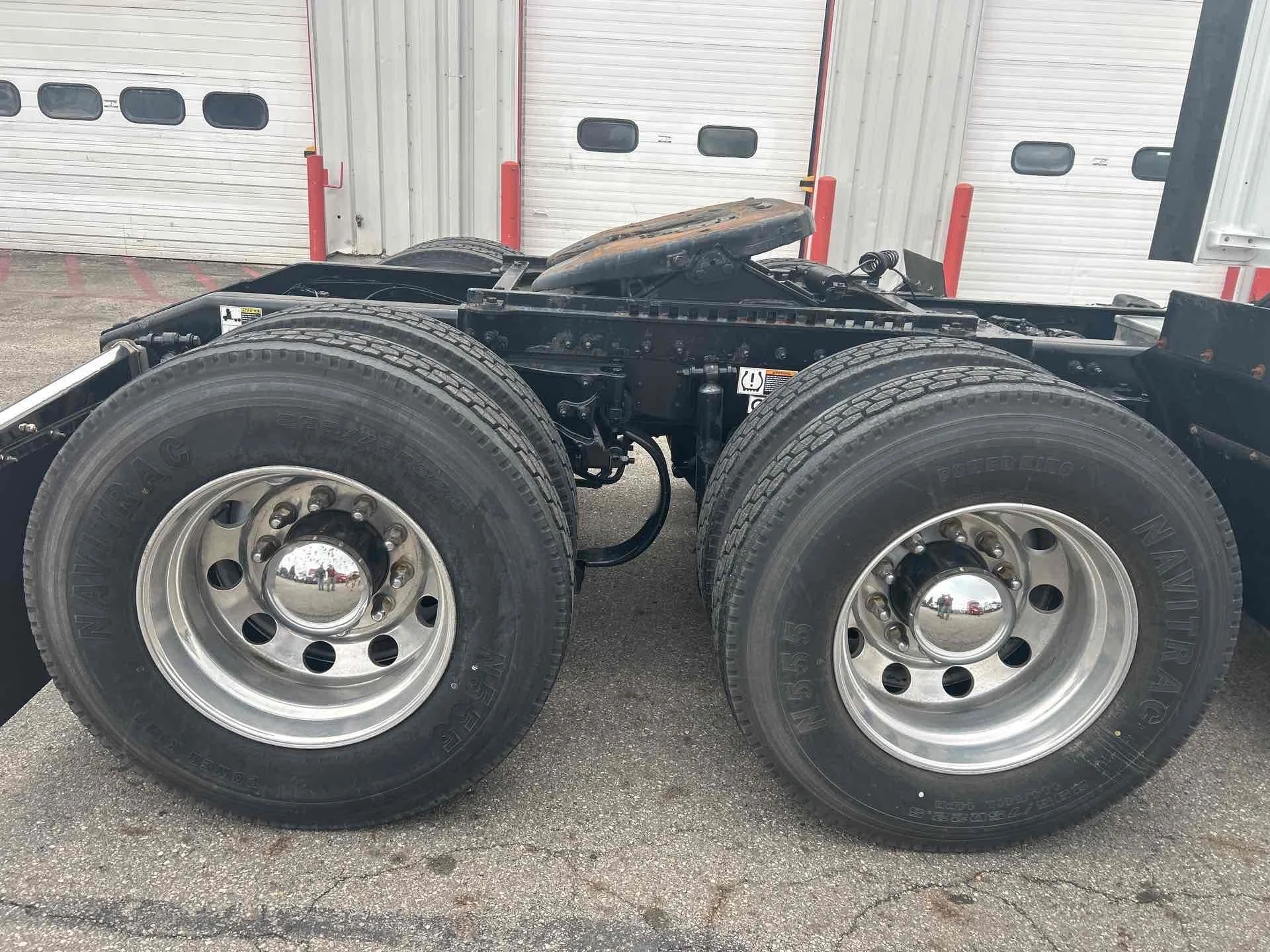 2019 Peterbilt 579 - image 3