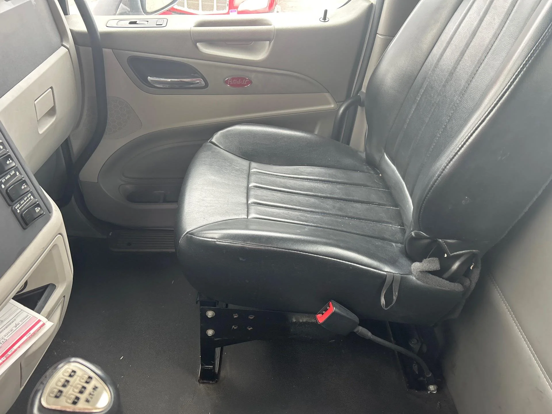 2019 Peterbilt 579 - image 15