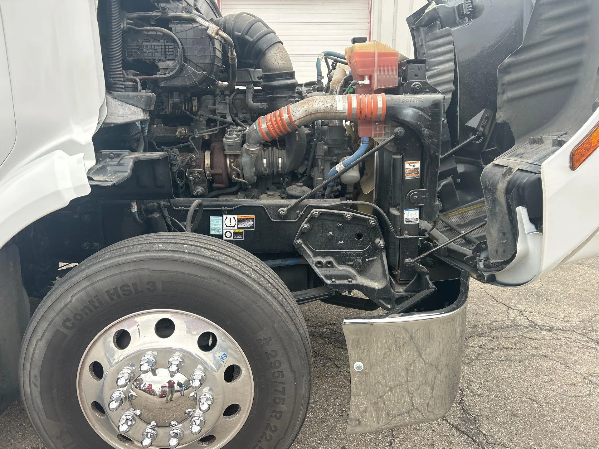 2019 Peterbilt 579 - image 9