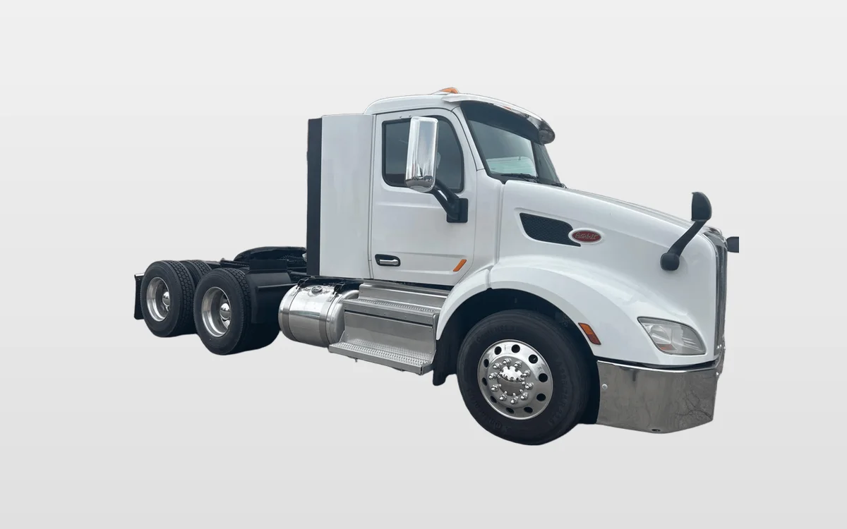 2019 Peterbilt 579 - image 1