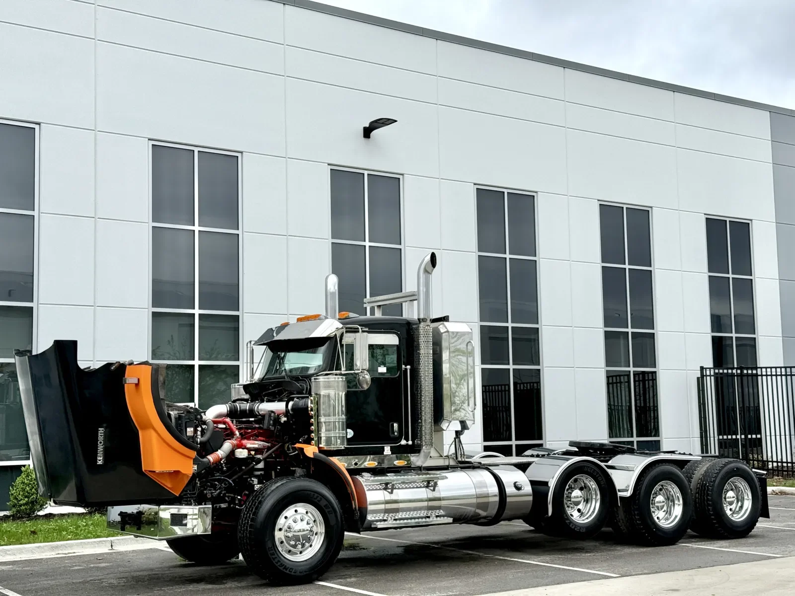 2012 Kenworth T800 - image 10