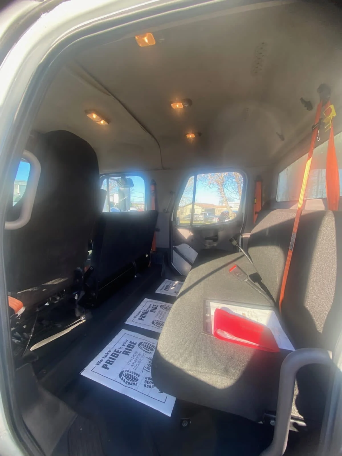 2018 Freightliner M2 106 - image 10