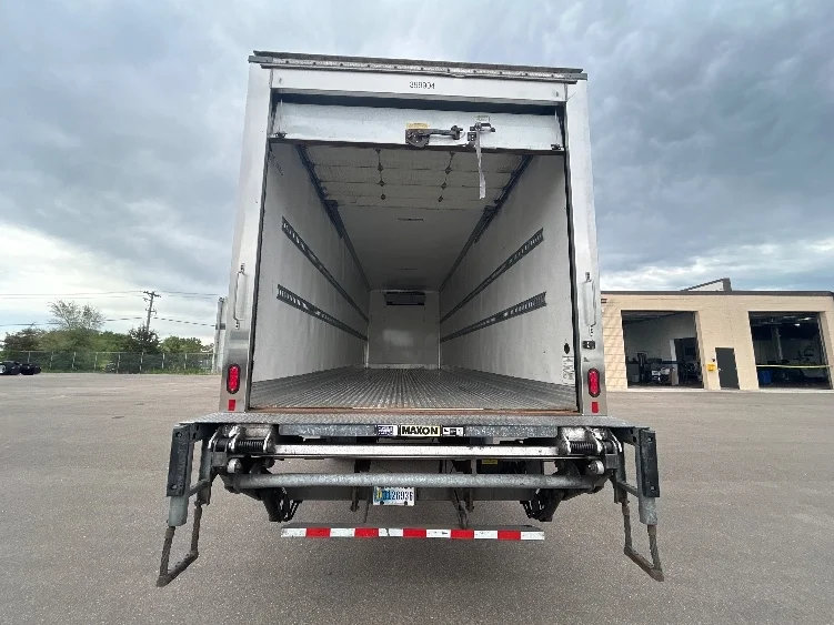 2022 Freightliner eM2 in Brooklyn Park, MN — photo 8