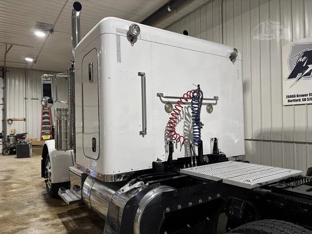 2007 Peterbilt 379 in Hartford, SD — photo 12