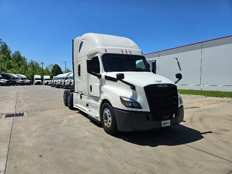 2020 Freightliner Cascadia in Moberly, MO