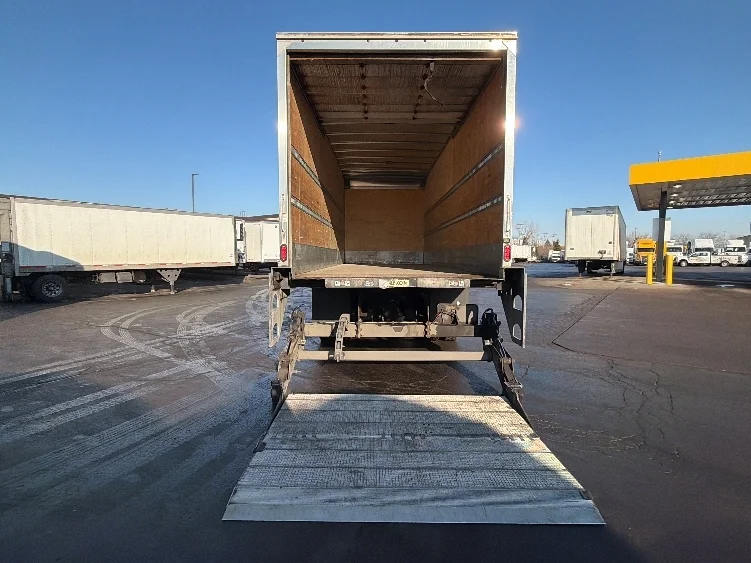 2020 Freightliner M2 106 - image 9