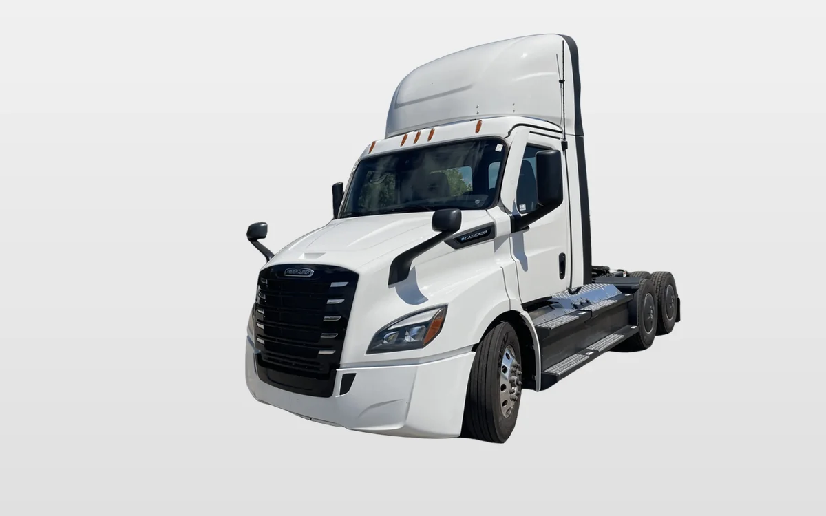 2025 Freightliner - image 1