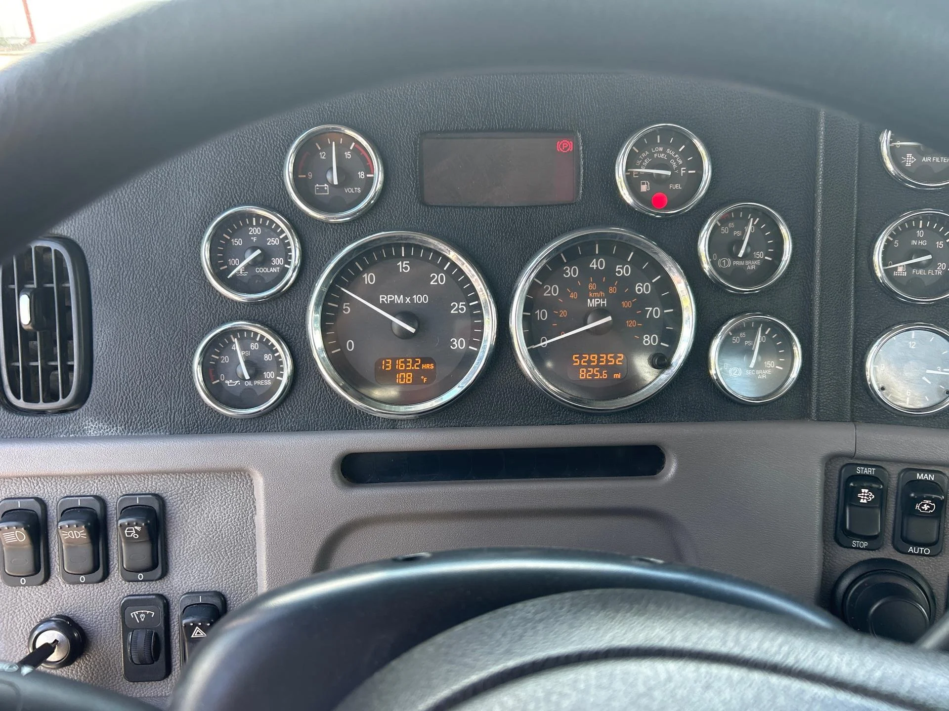 2020 Peterbilt 389 in Etna, OH — photo 10